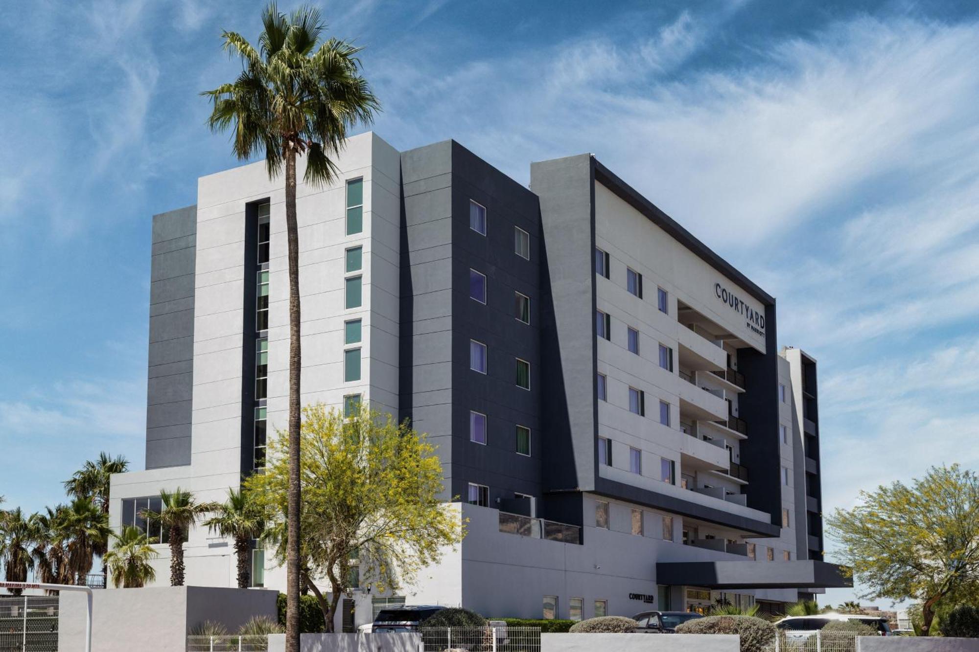 Courtyard By Marriott Hermosillo Exterior photo